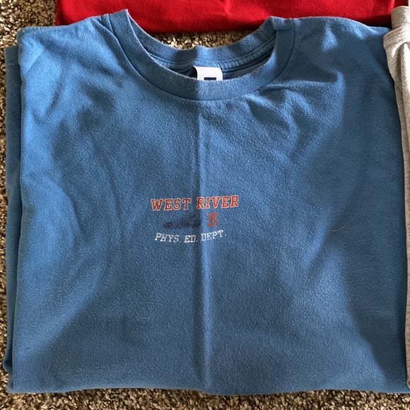 4 pack of gap T-shirts. Size XL - Picture 4 of 5